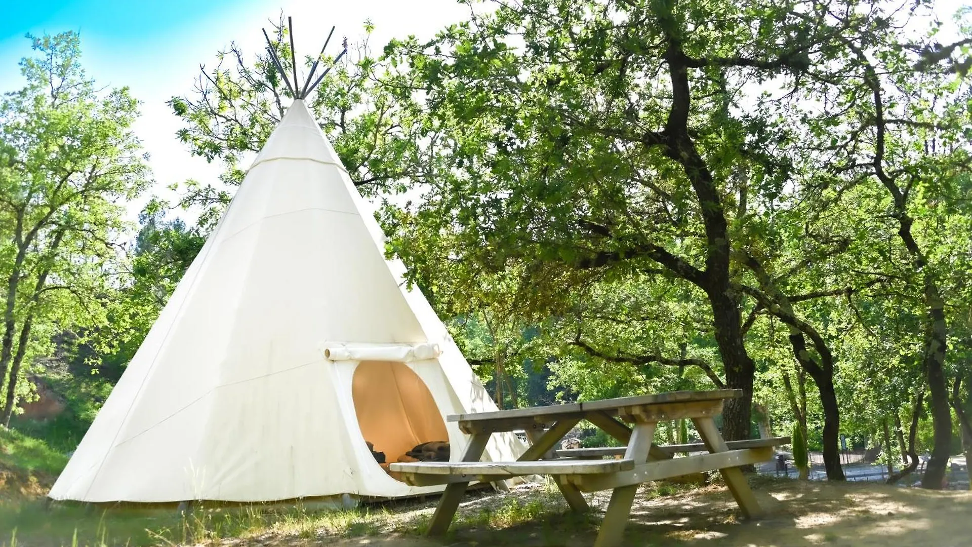 ***  Camping le Colorado Rustrel Francia