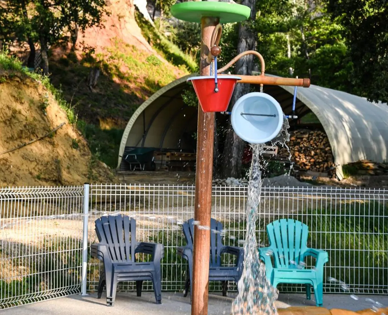 Camping Le Colorado Rustrel Campingplatz