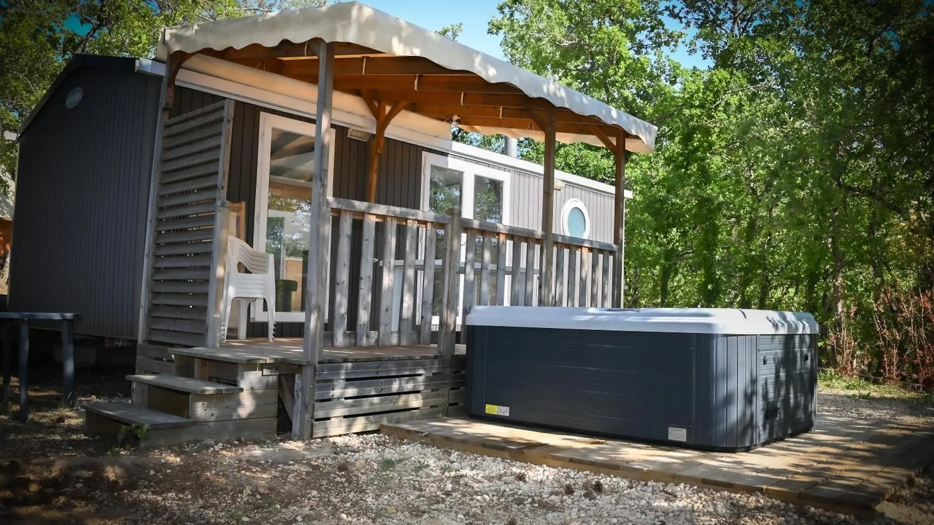 Camping Le Colorado Rustrel Frankreich