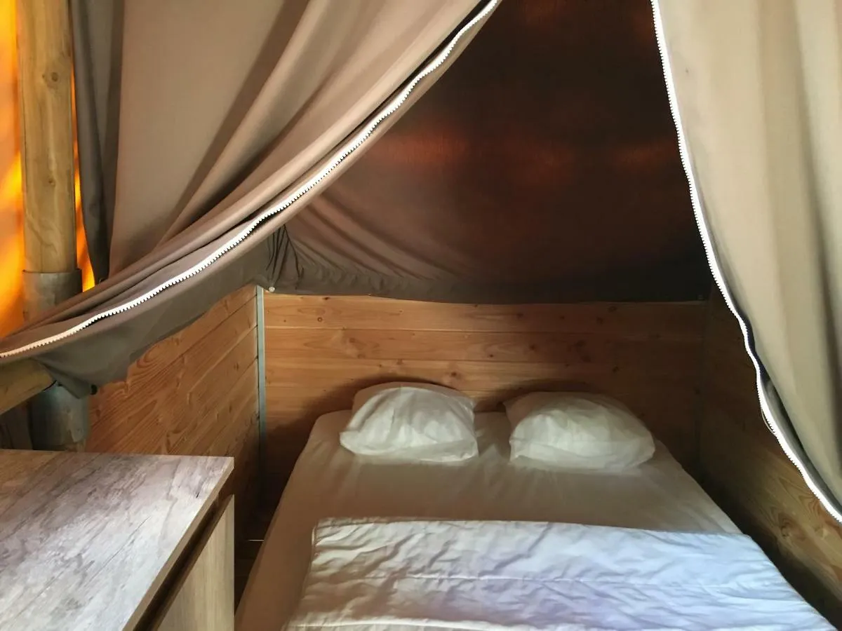 Camping le Colorado Rustrel 3*,  Francia