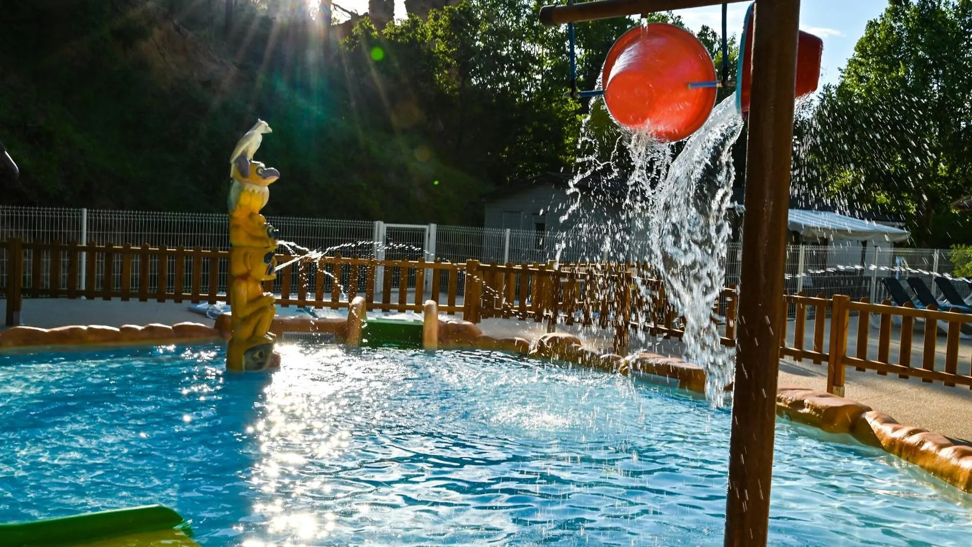 Campsite Camping Le Colorado Rustrel