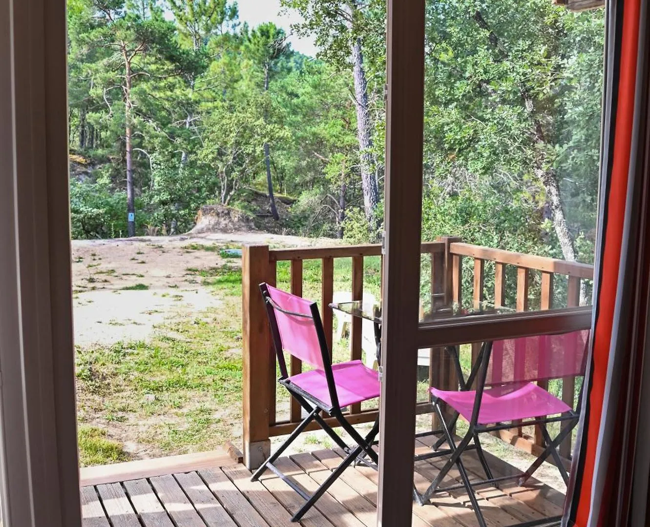 Camping Le Colorado Rustrel Campsite