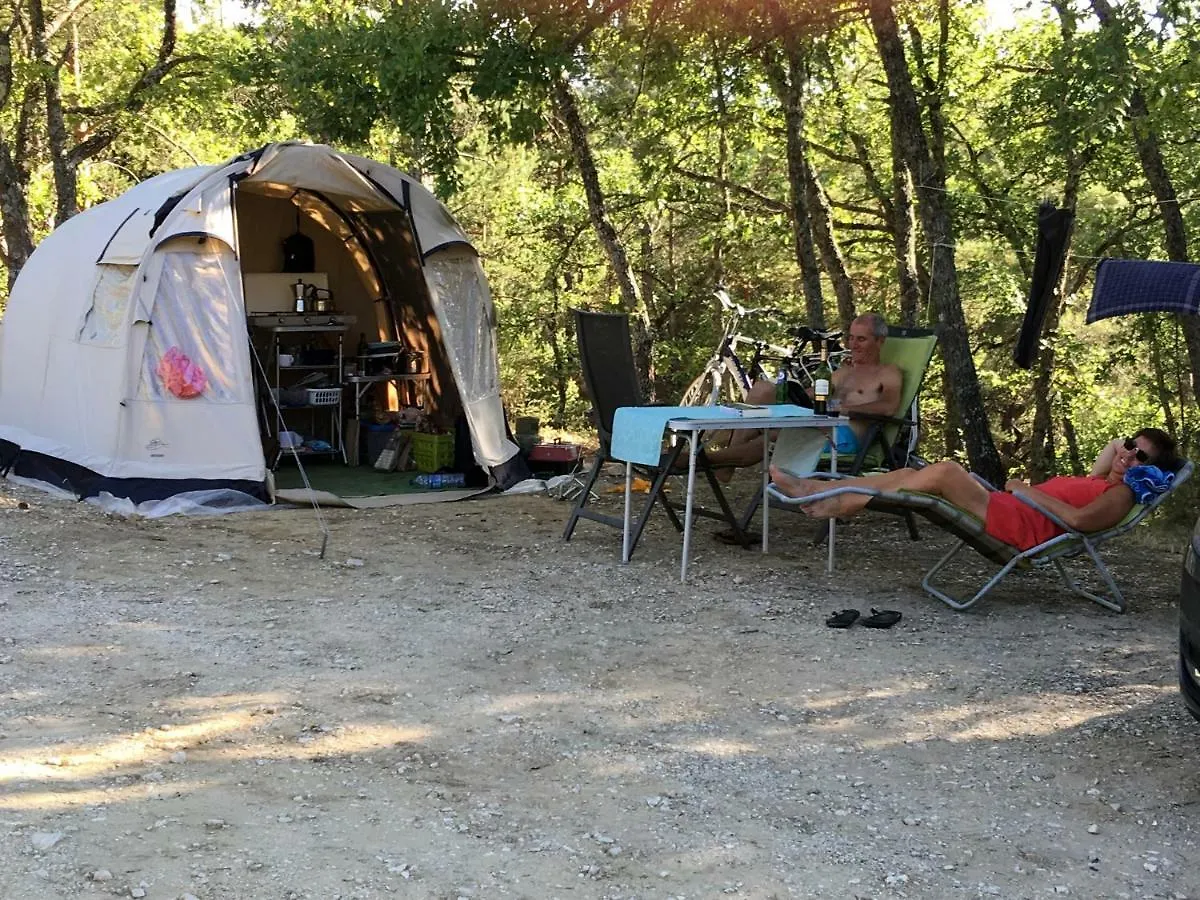 Camping Le Colorado Rustrel Campsite
