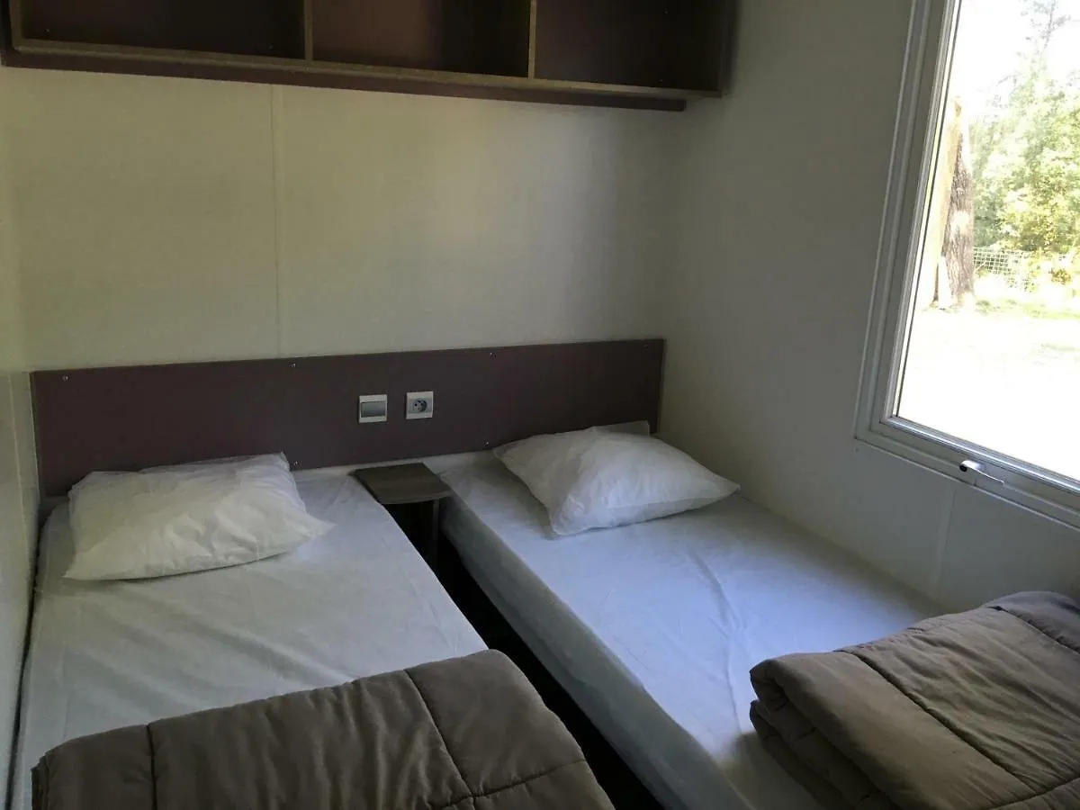 Camping Le Colorado Rustrel 3*,