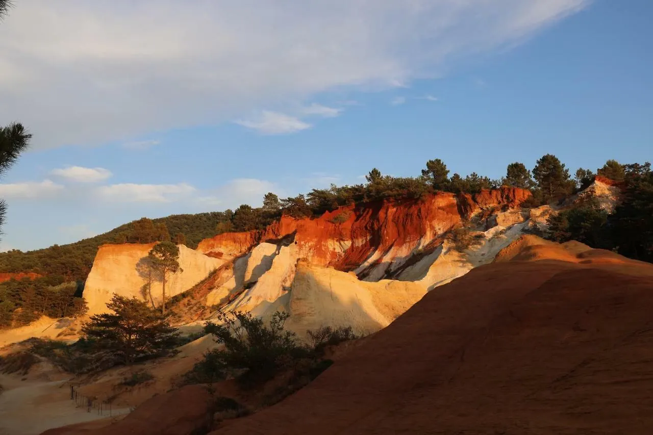Camping Le Colorado Rustrel Campsite